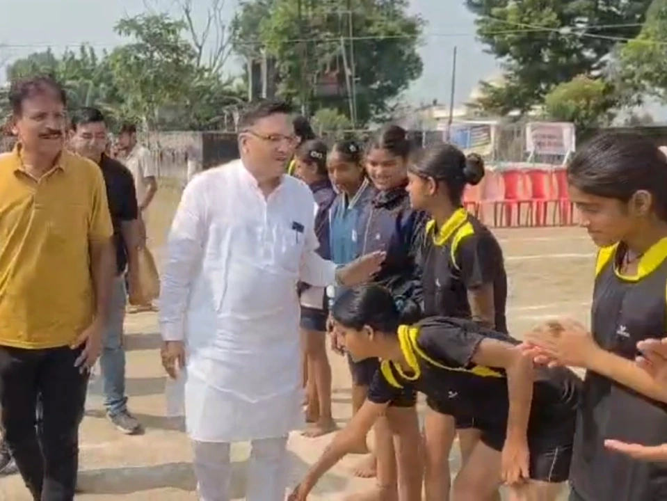 जुबानी जंग तेज: गजराज बिष्ट ने बंशीधर भगत पर किया पलटवार, बोले- उम्र के साथ गंभीरता भी जरुरी